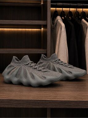 Yeezy 450 Stone Marina Size 10 NIB Adidas Kanye West.NIB